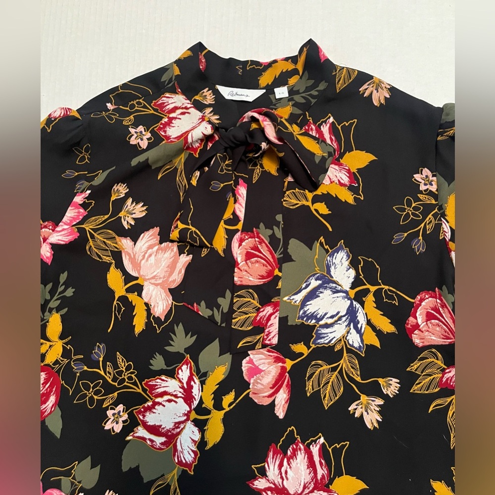 Floral Blouse with Bow - Picture 7 of 12